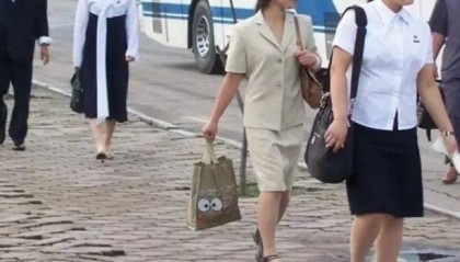 在朝鲜若是月入2000块人民币, 算是哪种生活水平? 朝鲜姑娘告诉你