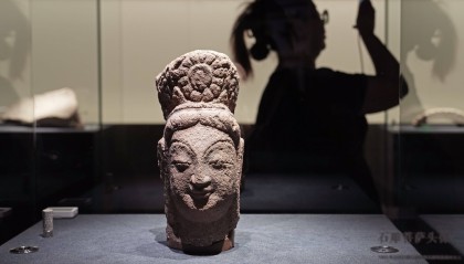 “云海相望——云冈石窟艺术特展”在沪开幕