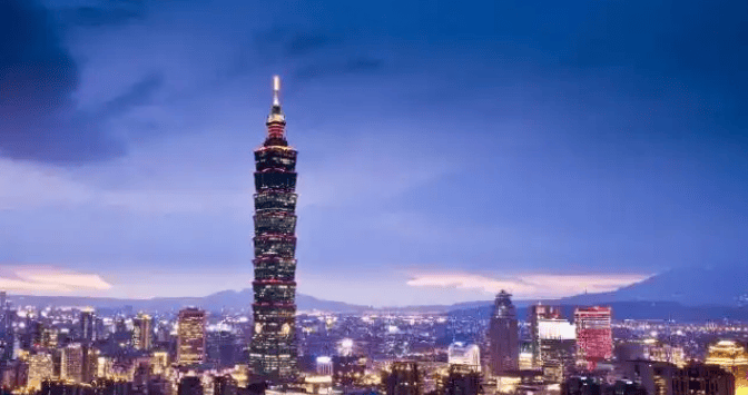 赖清德突然宣示“主权”，提出统一条件，马英九率团抵达大陆