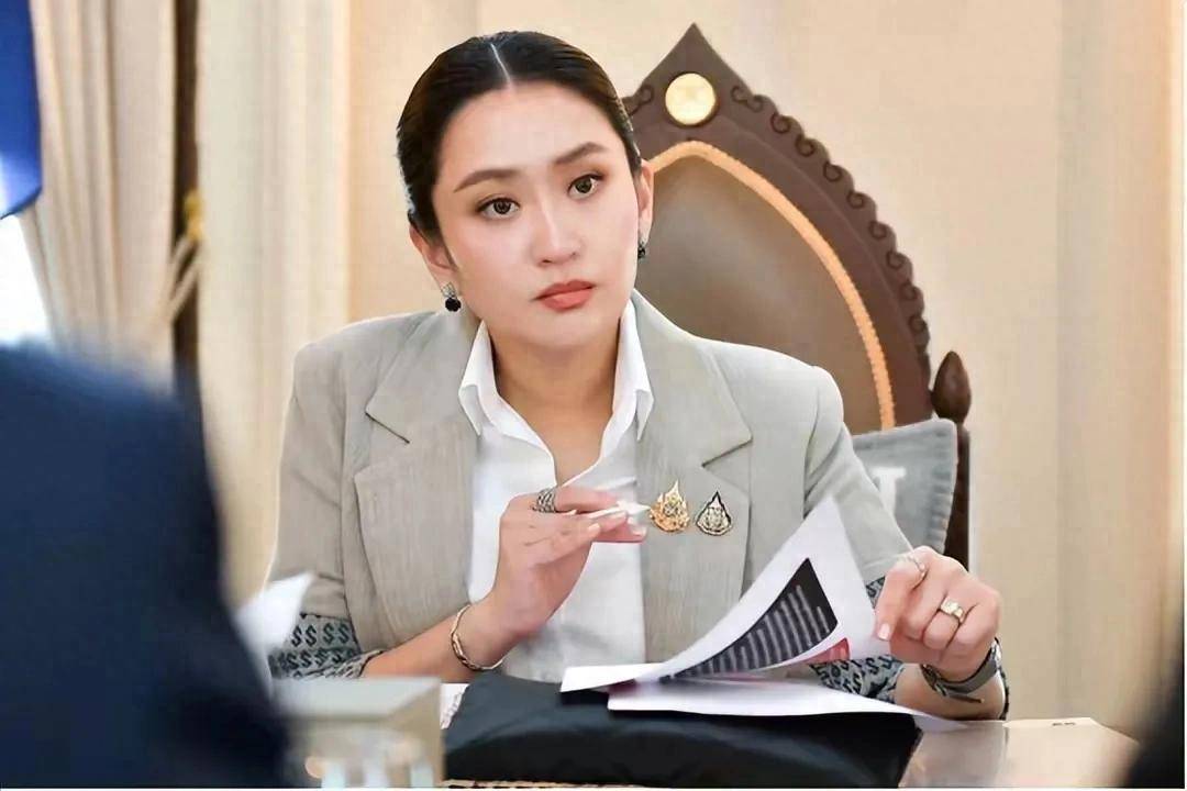 邀47国武官见证，佩通坦抓到洪森破绽，能否打一场漂亮翻身仗？