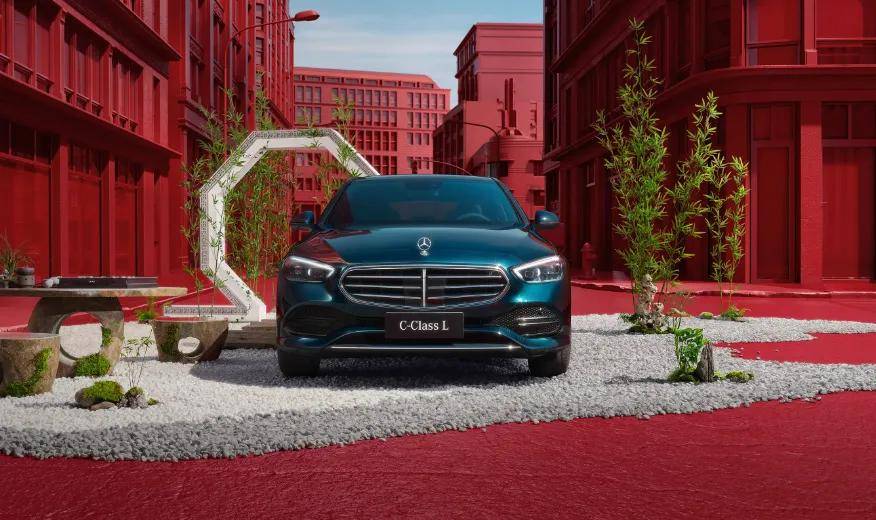 奔驰，净利暴跌69%！