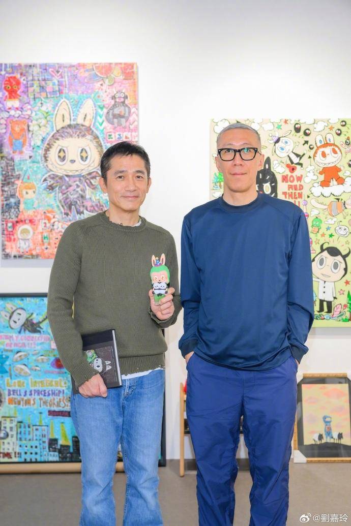 刘嘉玲晒周润发拍的梁朝伟，网友：法拉利镜头里的法拉利