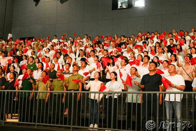 “直击心灵的震撼！”厦门市民群众走入影院，身临其境观礼阅兵式