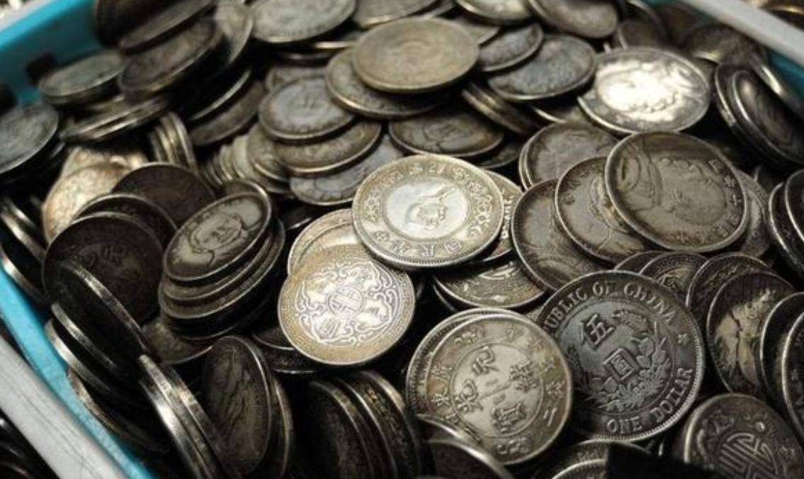 民国时期，鲁迅每月工资350块大洋，换算成人民币相当于多少钱？