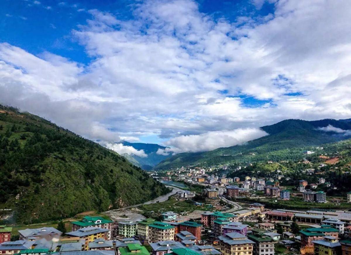 亚洲最穷国家物价曝光:在市集上,10块钱人民币能买到什么?