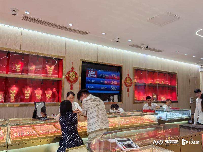 “褪色”的广州番禺珠宝小镇，如何从世界工厂迈向文化智造？