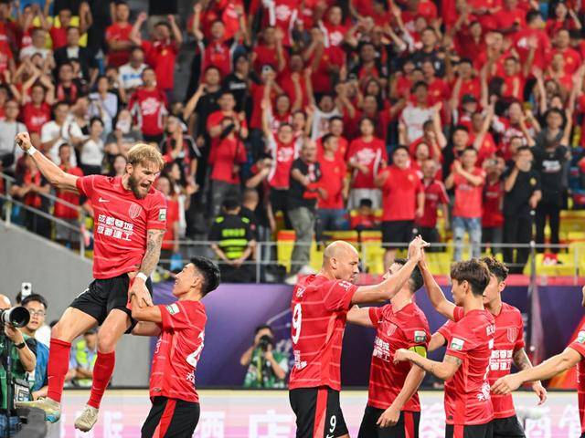 观察：当无脑进攻变身实惠足球，穆斯卡特展现战术大师功力，海港夺冠还有戏？