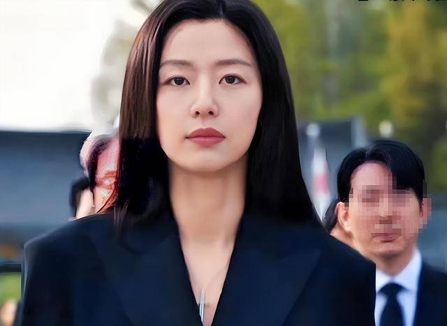 为老公炒币亏150亿接辱华剧？全智贤拒不道歉，中国市场全力反击