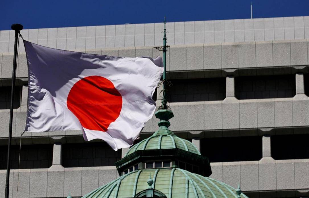 中国再抛257亿美债，美财长对人民币“夸上了”：兑换美元更强了