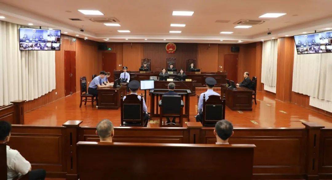 贪污受贿超5000万元，山东省政协原常委、经济委员会原副主任李玮获刑15年，并处罚金人民币350万元