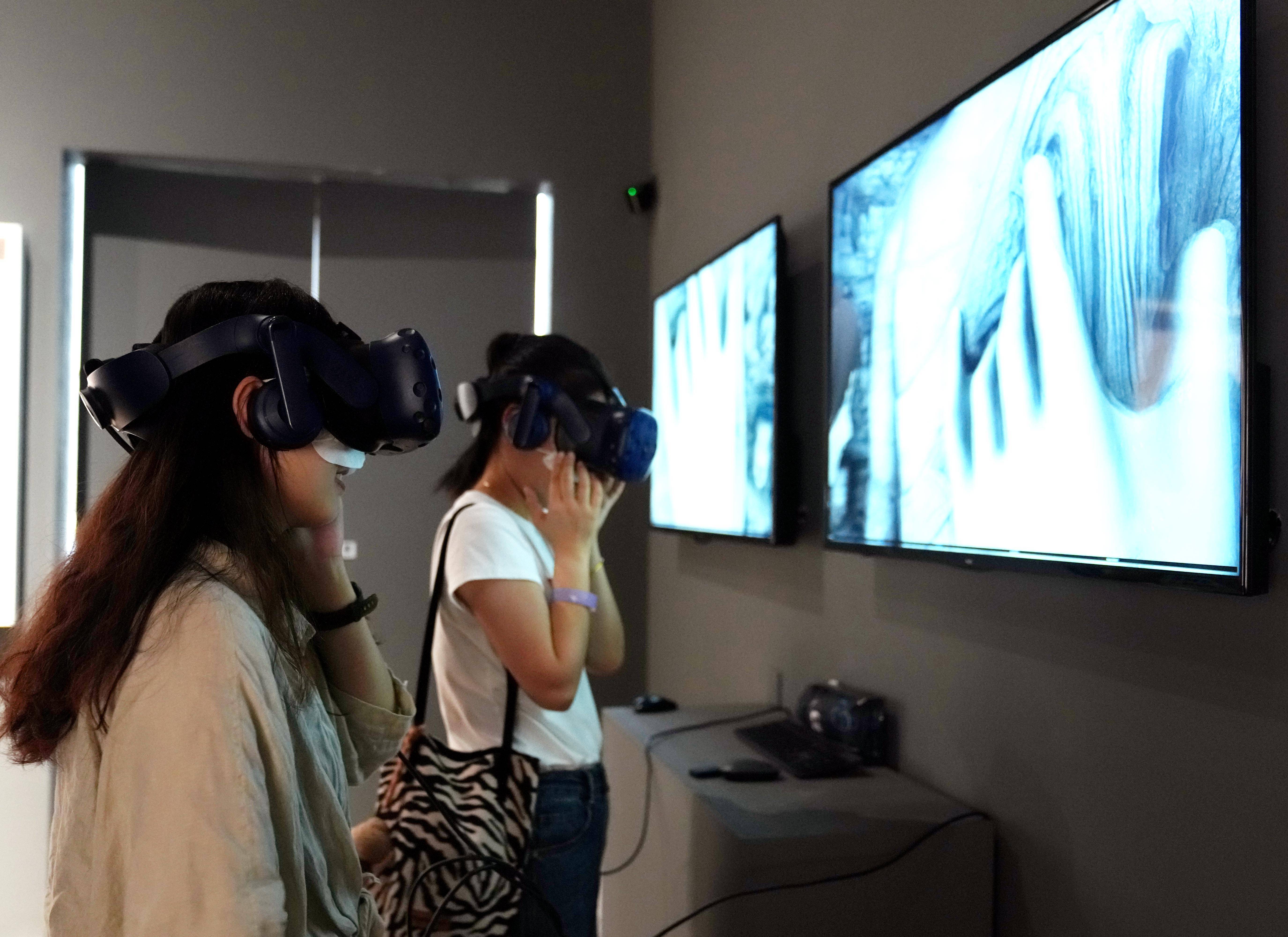 “云海相望——云冈石窟艺术特展”在沪开幕